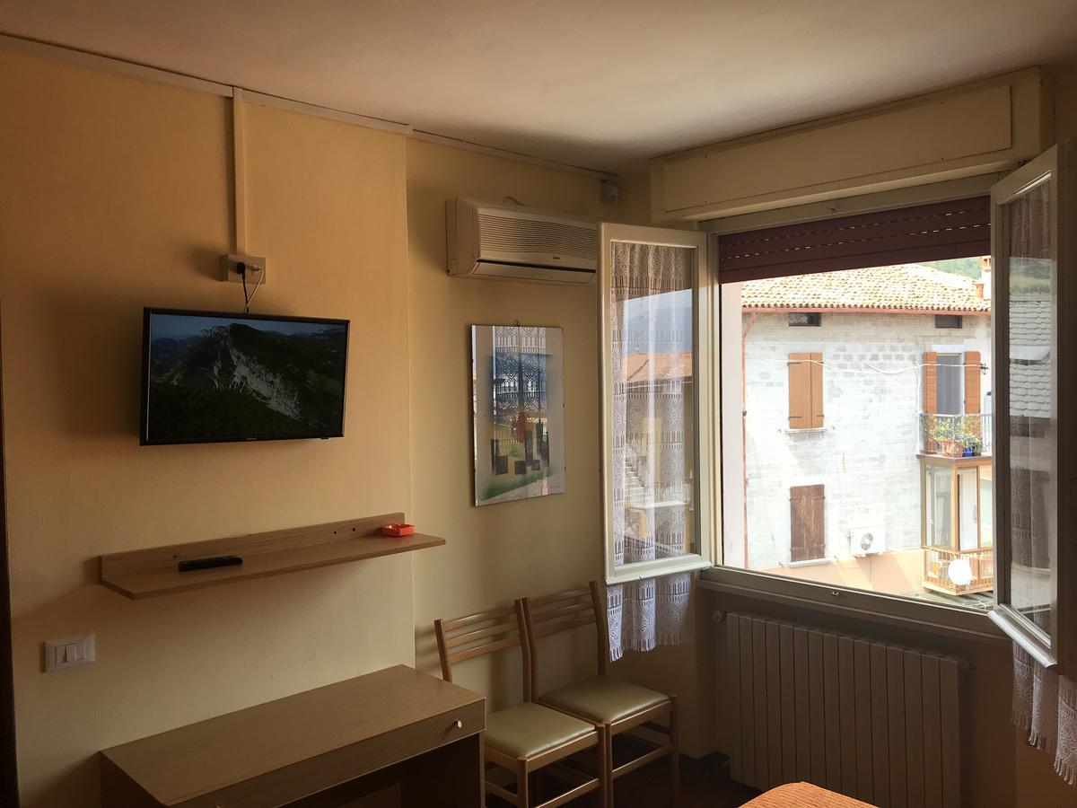 Albergo Meublè Olivi Toscolano Maderno Exterior foto